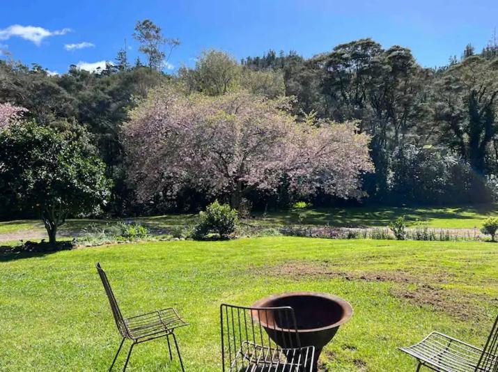 Coromandel Secluded Log Cabin Retreat Hikuai Buitenkant foto